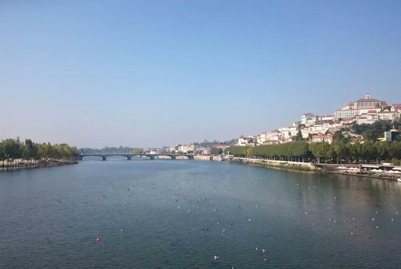 T1 amplo e repleto de luz junto à Pç do Comércio - Self check in Coimbra Esterno foto